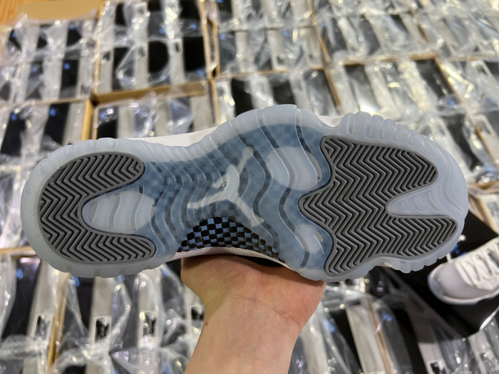 jordan 11 retro low cement grey-av2187-140