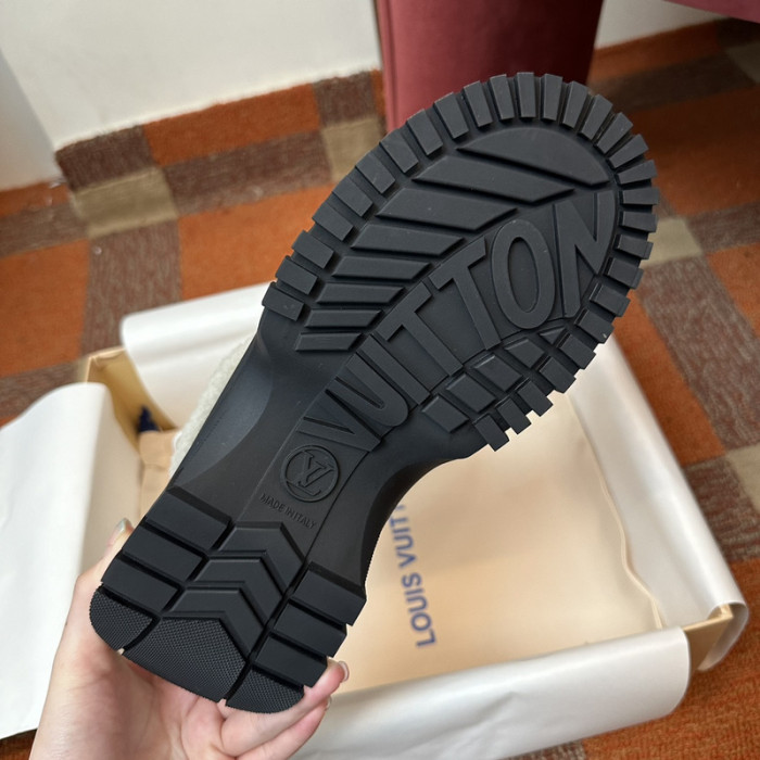 LV snekaers 117