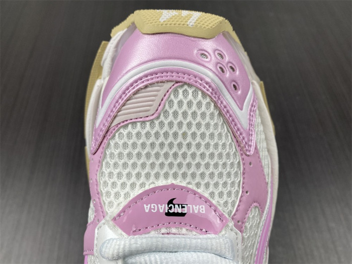 SNEAKER RUNNER 24