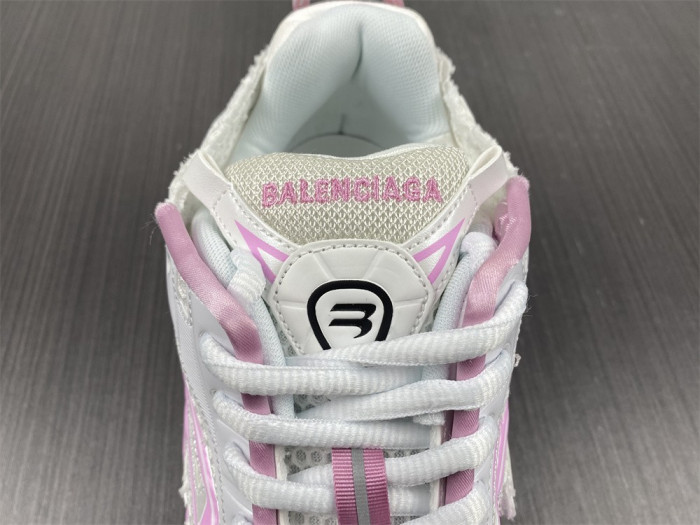 SNEAKER RUNNER 24