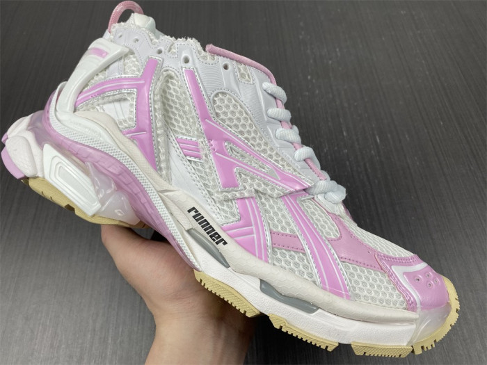 SNEAKER RUNNER 24