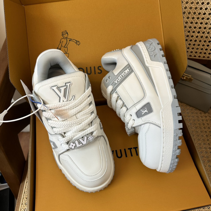 LV snekaers 197