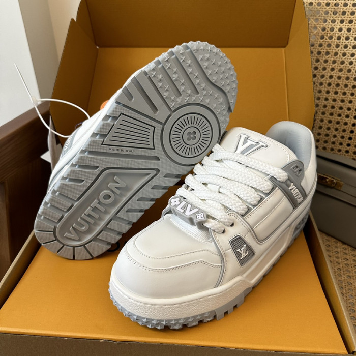 LV snekaers 197