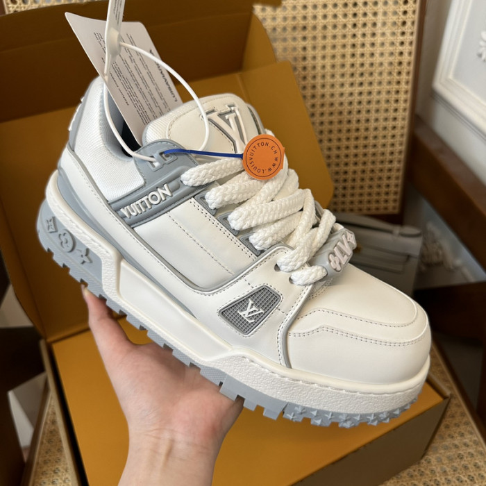 LV snekaers 197