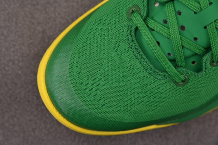 NK Kobe 8 OREGON DUCKS PE PACK-OWID2208