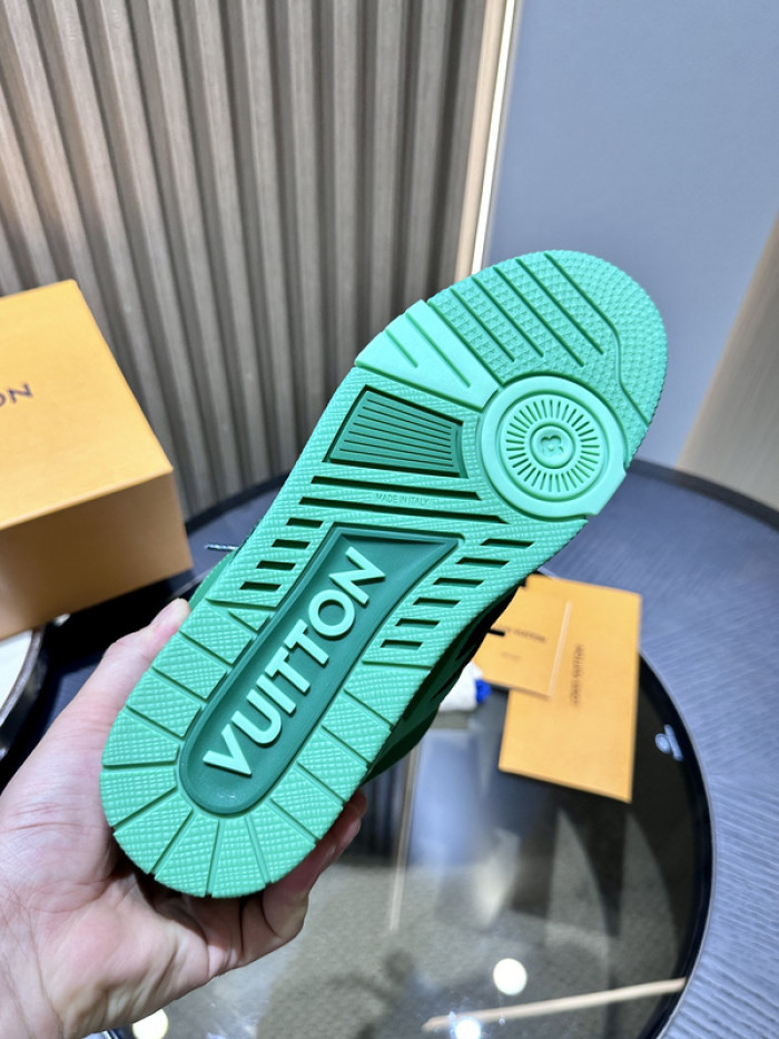 LV snekaers 182