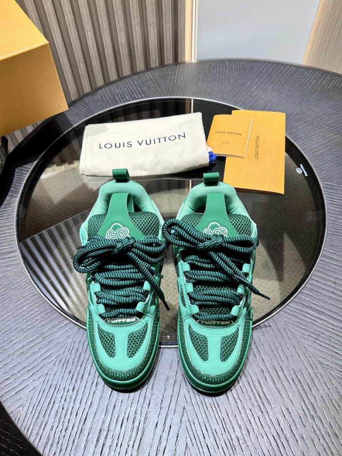 LV snekaers 182