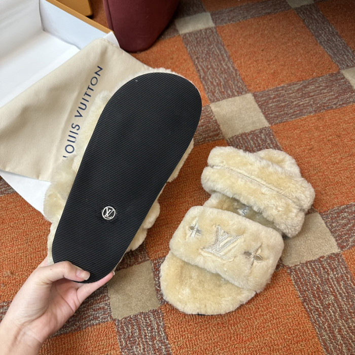 L&V sandal 44