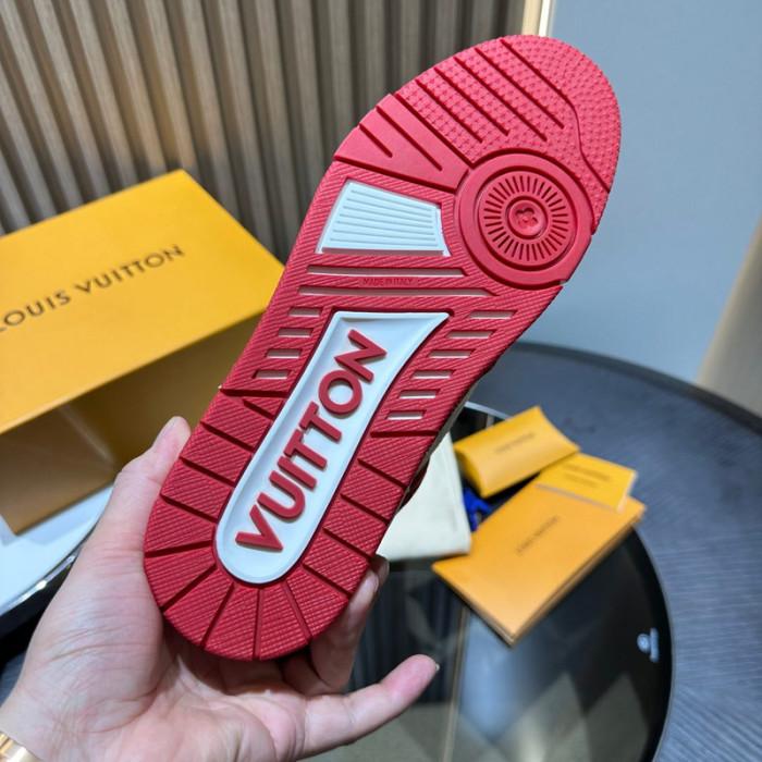 LV snekaers 120