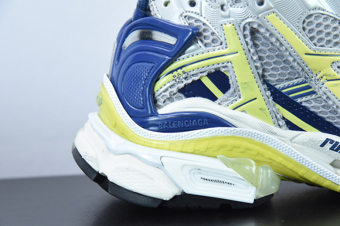 SNEAKER RUNNER 22
