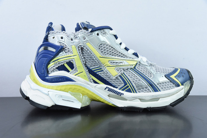 SNEAKER RUNNER 22
