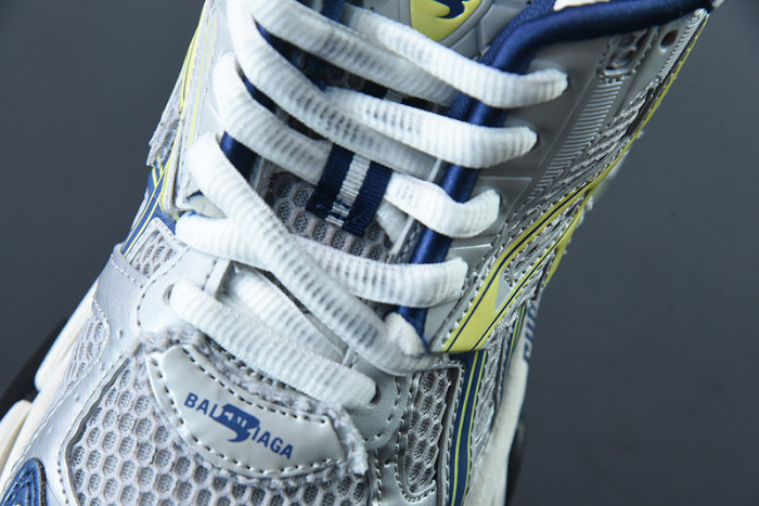 SNEAKER RUNNER 22