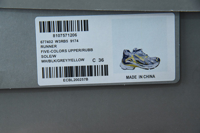 SNEAKER RUNNER 22