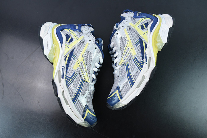 SNEAKER RUNNER 22