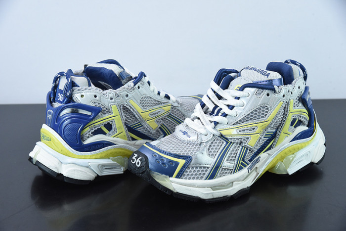 SNEAKER RUNNER 22