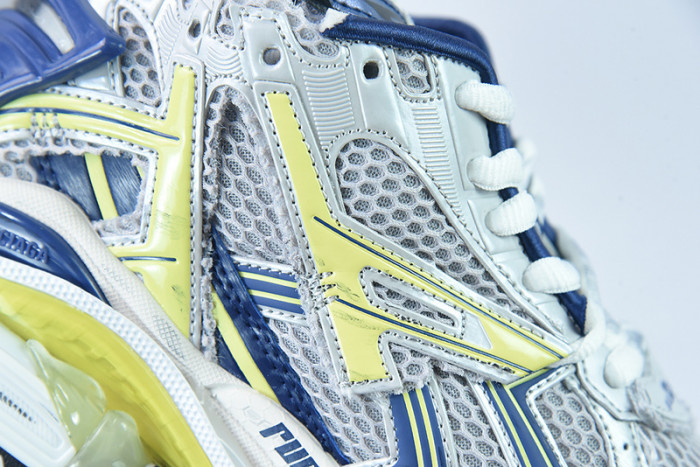 SNEAKER RUNNER 22