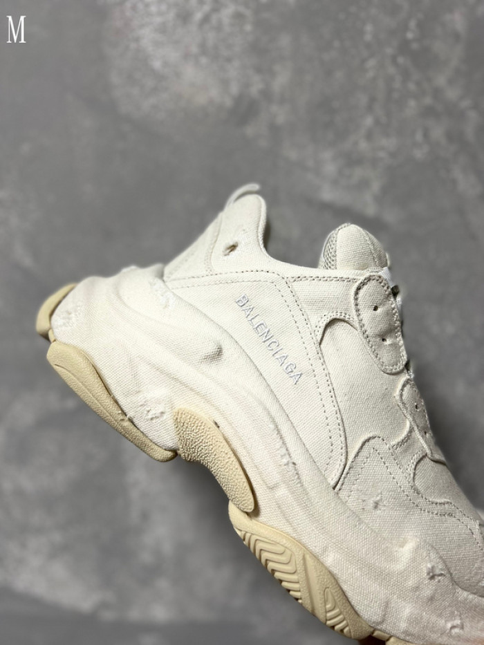 BALENCIAGA TRIPLES 16