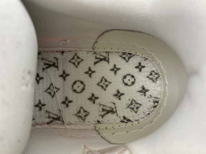 LV snekaers 207
