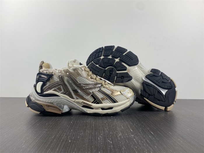 SNEAKER RUNNER 26