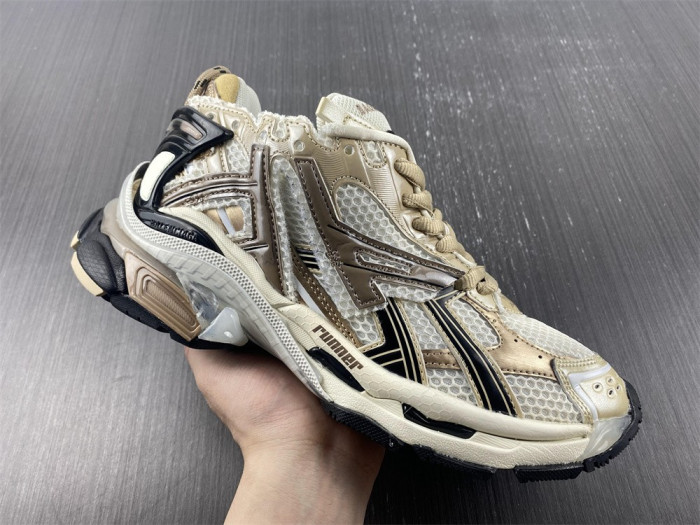 SNEAKER RUNNER 26