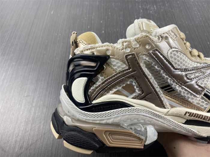 SNEAKER RUNNER 26