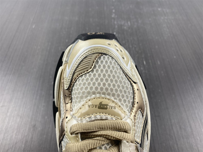 SNEAKER RUNNER 26