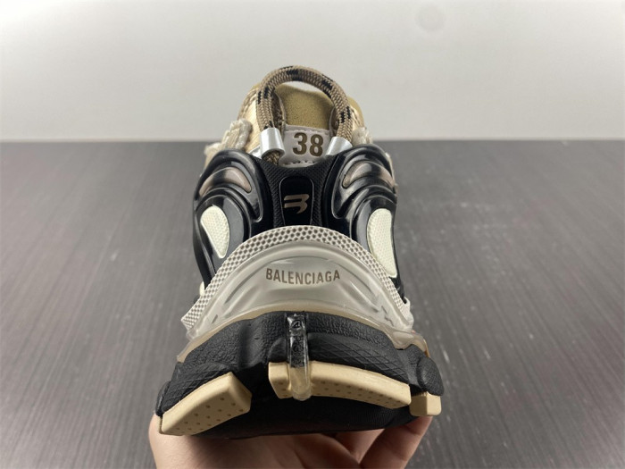 SNEAKER RUNNER 26