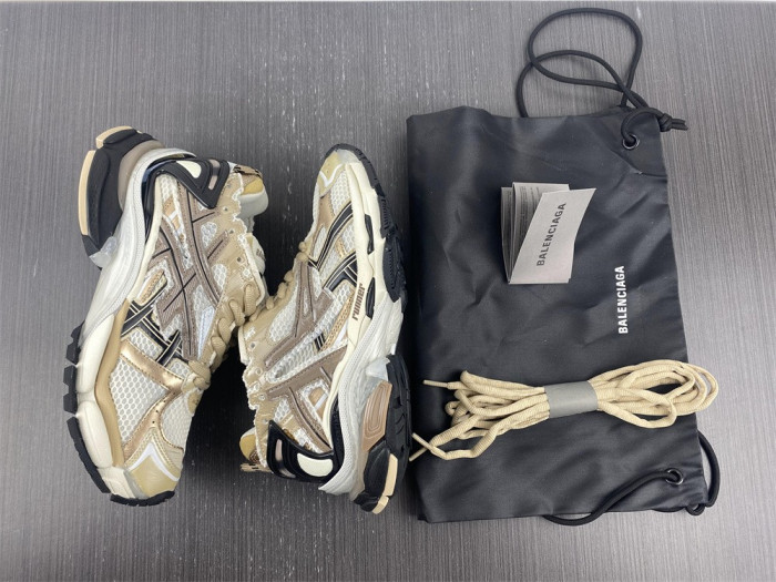 SNEAKER RUNNER 26