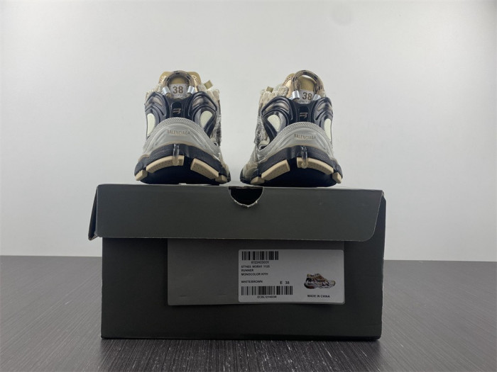 SNEAKER RUNNER 26
