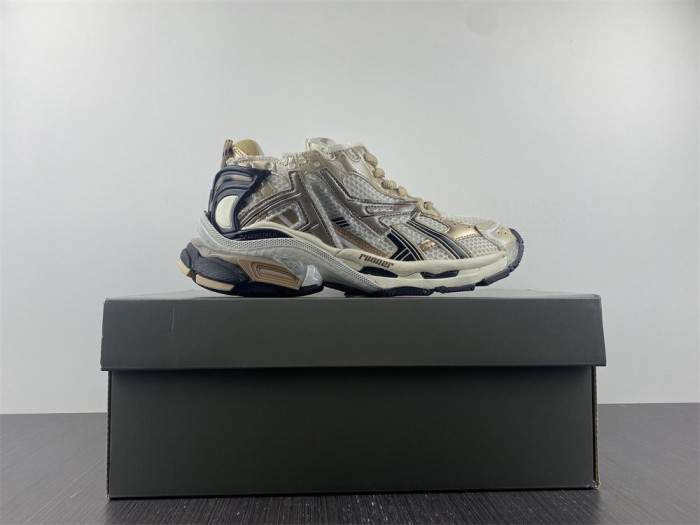 SNEAKER RUNNER 26