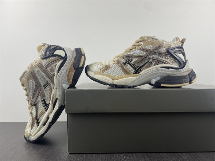 SNEAKER RUNNER 26
