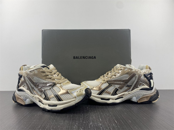 SNEAKER RUNNER 26