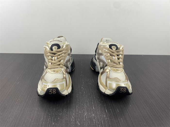 SNEAKER RUNNER 26