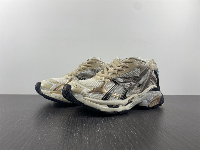 SNEAKER RUNNER 26