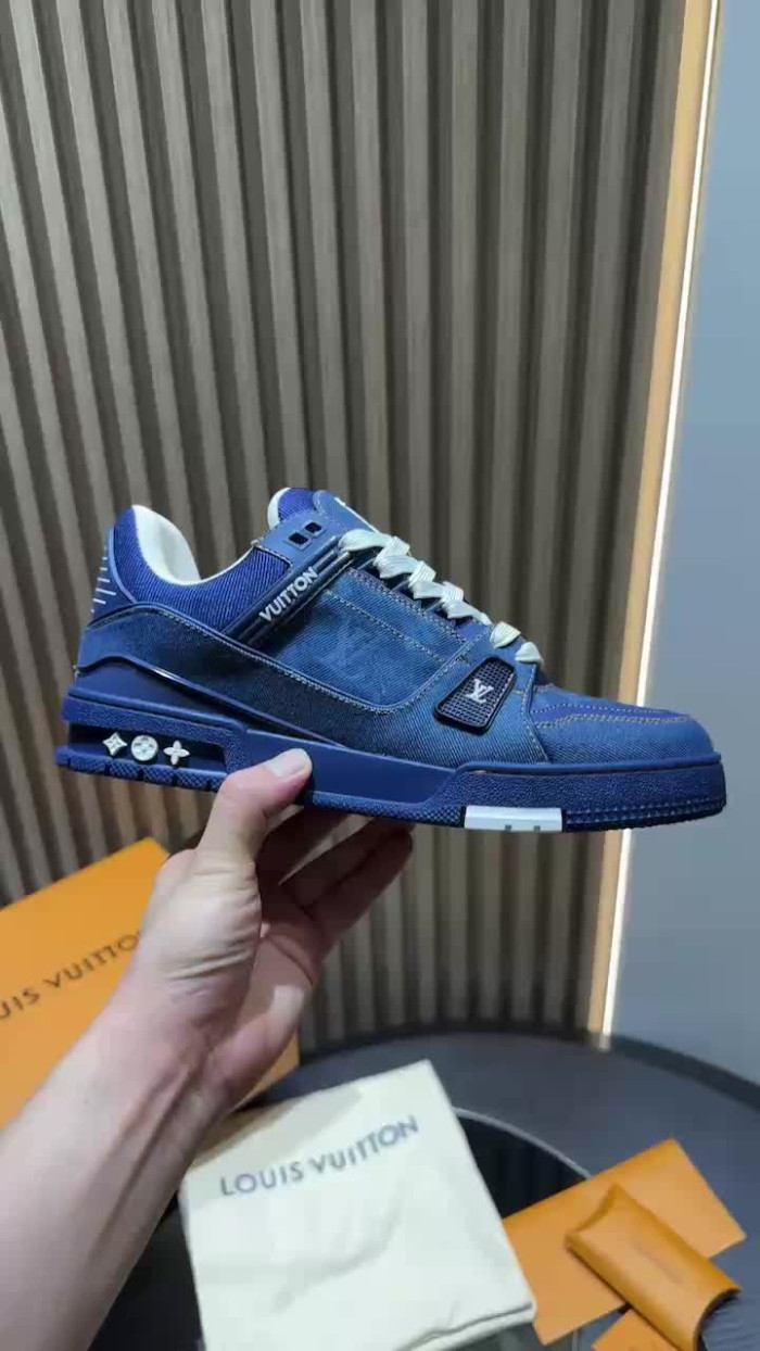 LV snekaers 146