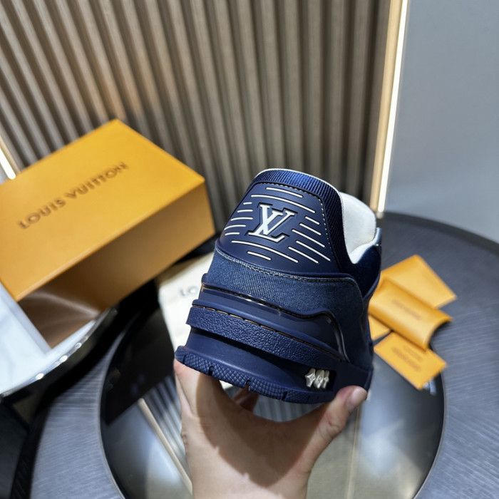 LV snekaers 146