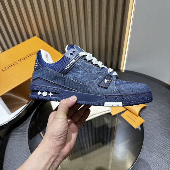LV snekaers 146