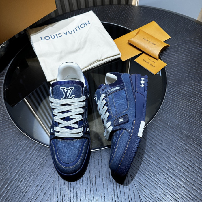 LV snekaers 146