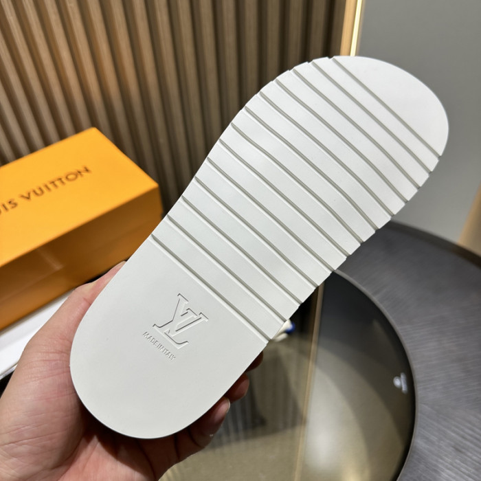 L&V sandal 56