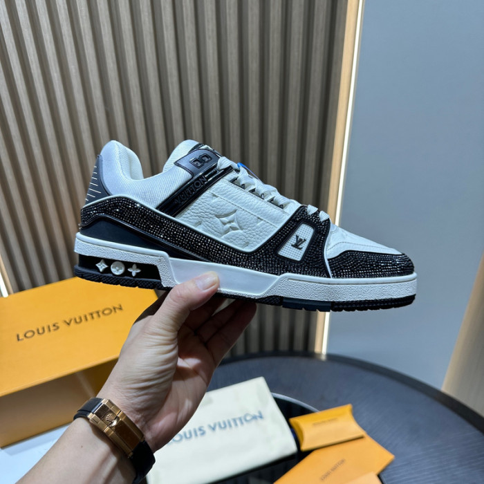 LV snekaers 124