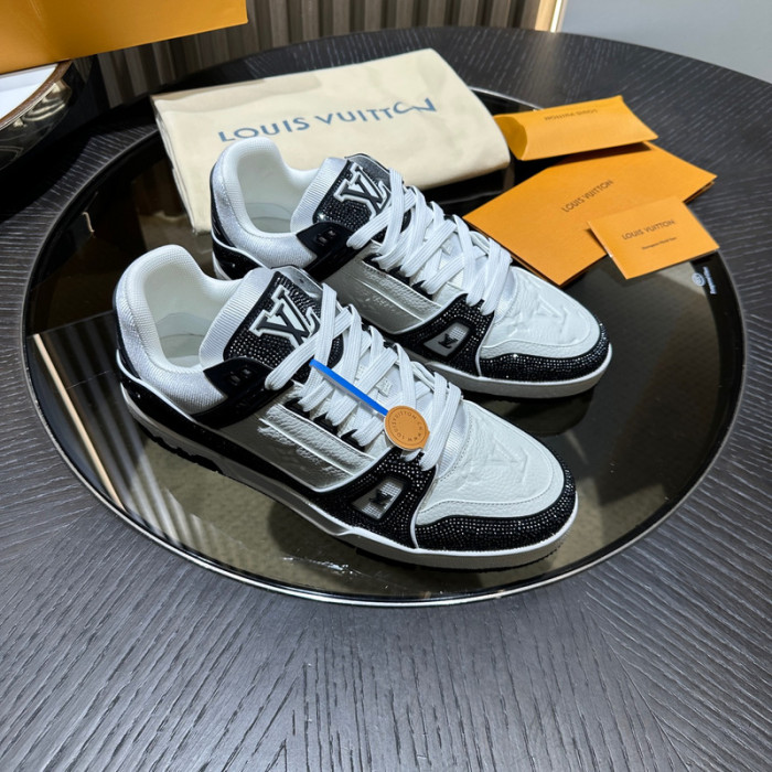 LV snekaers 124