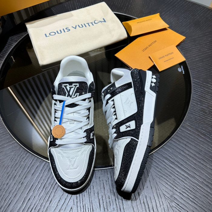 LV snekaers 124