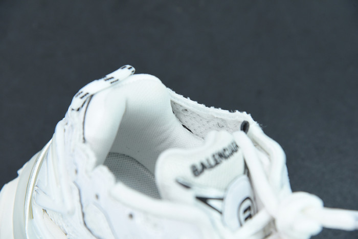 SNEAKER RUNNER 12