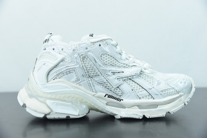 SNEAKER RUNNER 12