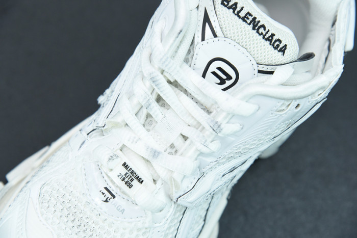 SNEAKER RUNNER 12