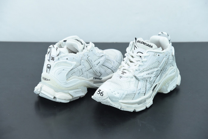 SNEAKER RUNNER 12