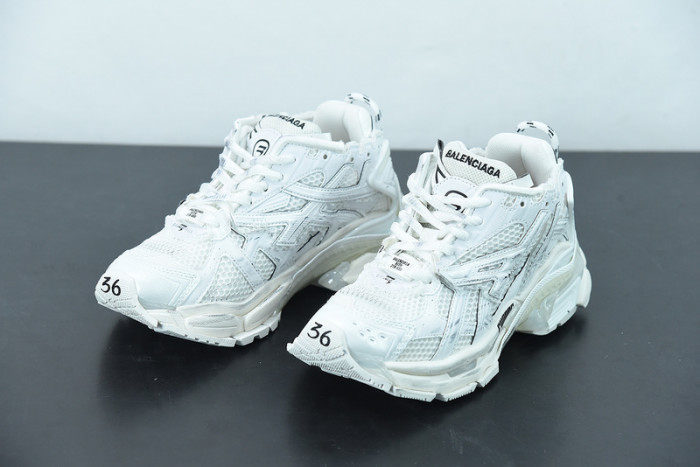SNEAKER RUNNER 12