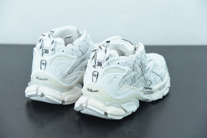 SNEAKER RUNNER 12