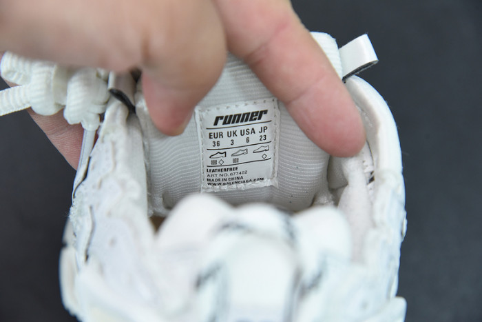 SNEAKER RUNNER 12