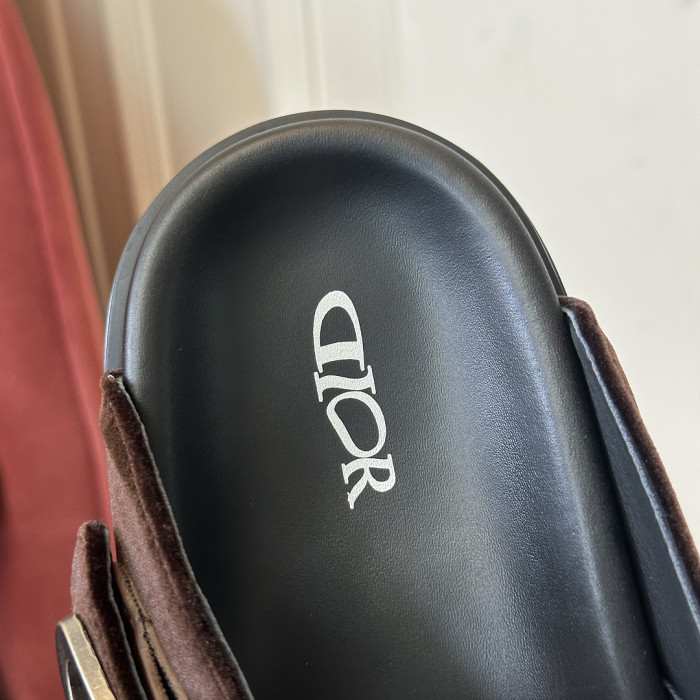 D10r SANDAL 24